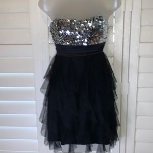 Strapless sequin and ruffled mini dress silver & black small